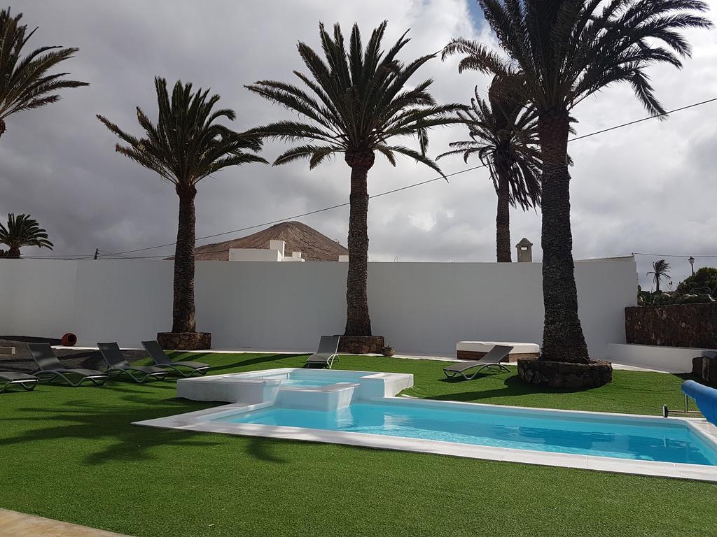 Hotelito Rural Flor De Timanfaya Tinajo Exteriör bild