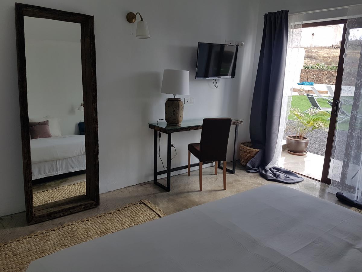 Hotelito Rural Flor De Timanfaya Tinajo Exteriör bild